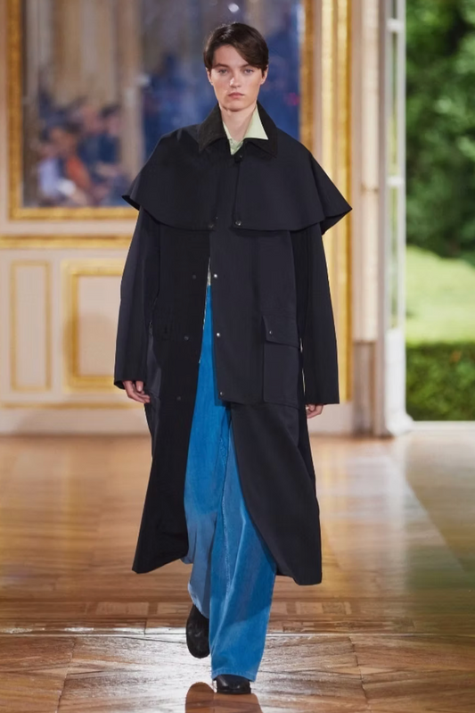 Manteau cape noir Auralee