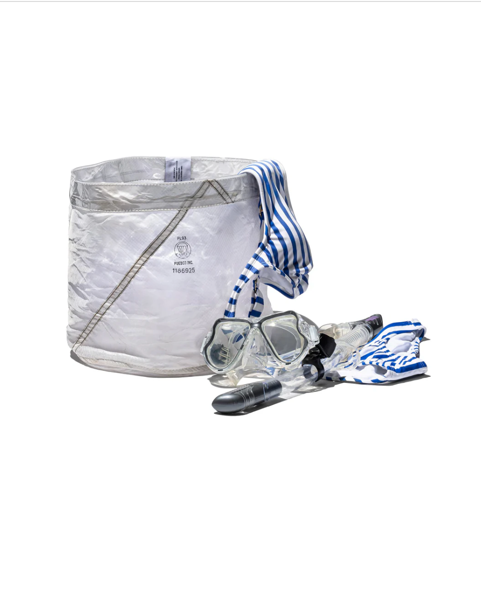 COVERED VINTAGE PARACHUTE ORGANIZER puebco