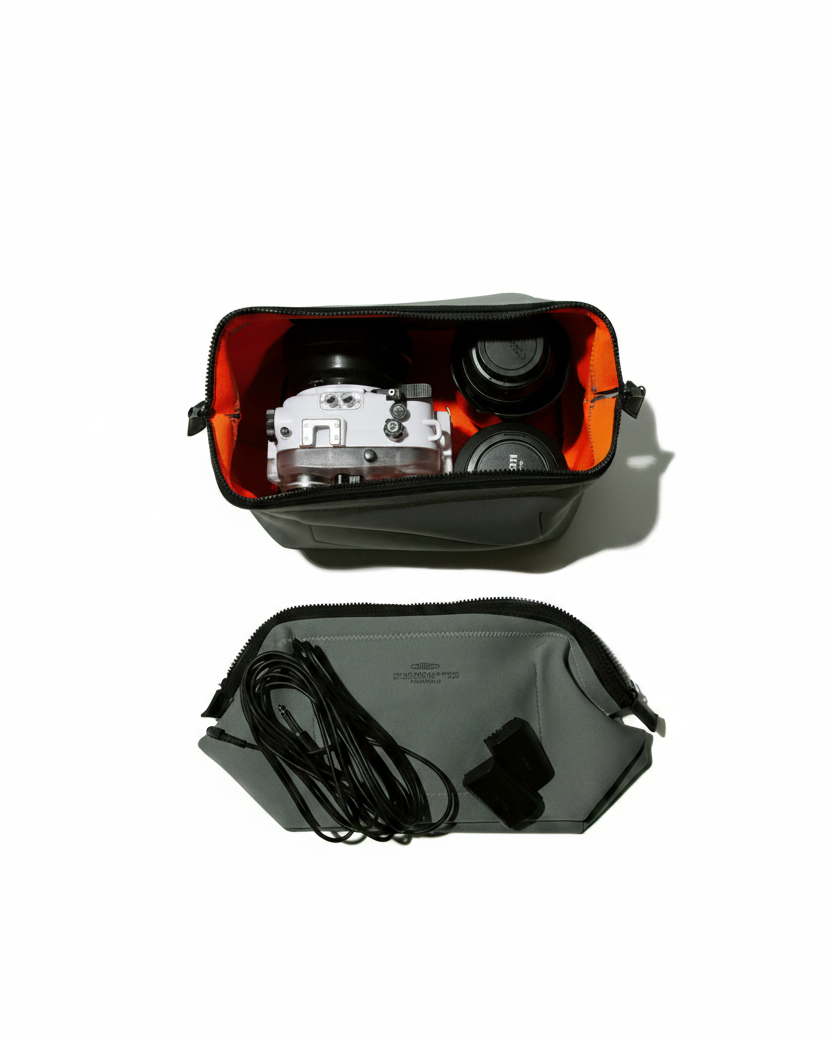 WIRED POUCH Large Puebco