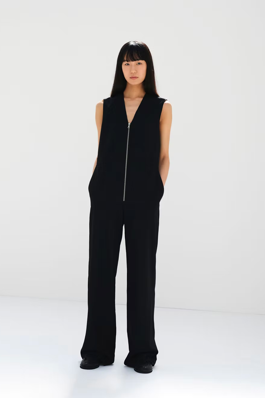 HARD TWIST COTTON LINEN GABARDINE SLEEVELESS JUMPSUIT