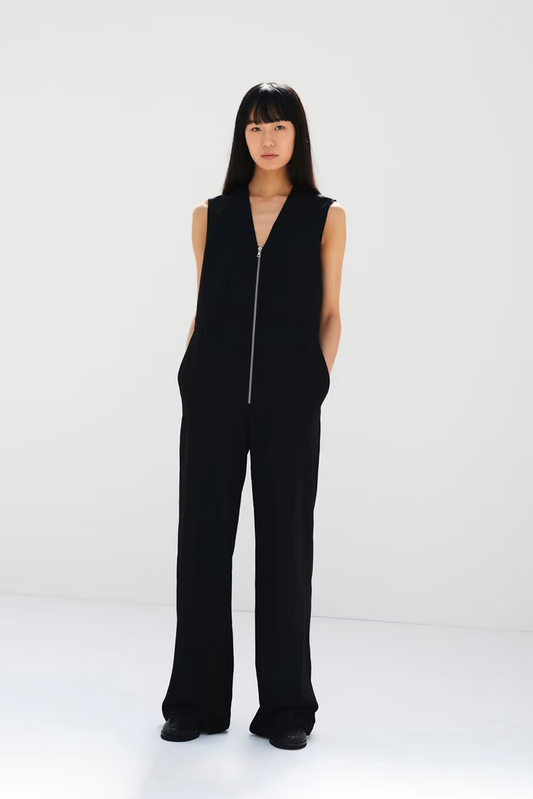 HARD TWIST COTTON LINEN GABARDINE SLEEVELESS JUMPSUIT