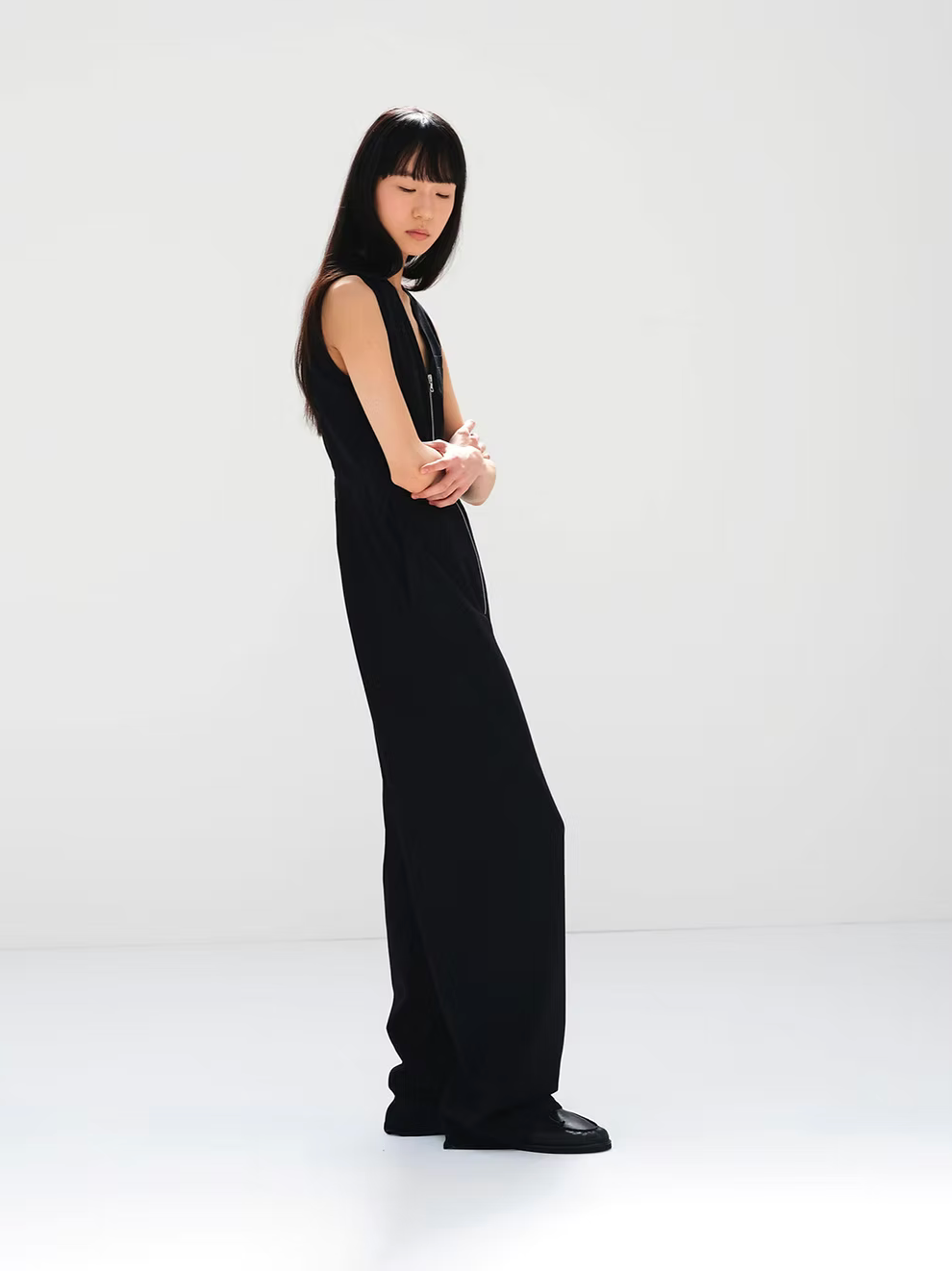 HARD TWIST COTTON LINEN GABARDINE SLEEVELESS JUMPSUIT