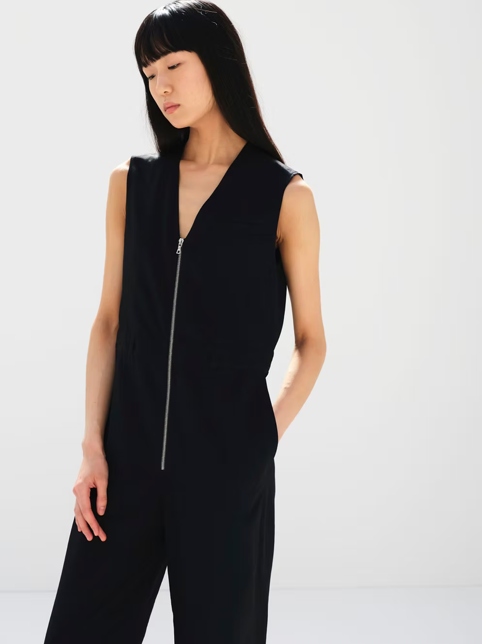 HARD TWIST COTTON LINEN GABARDINE SLEEVELESS JUMPSUIT