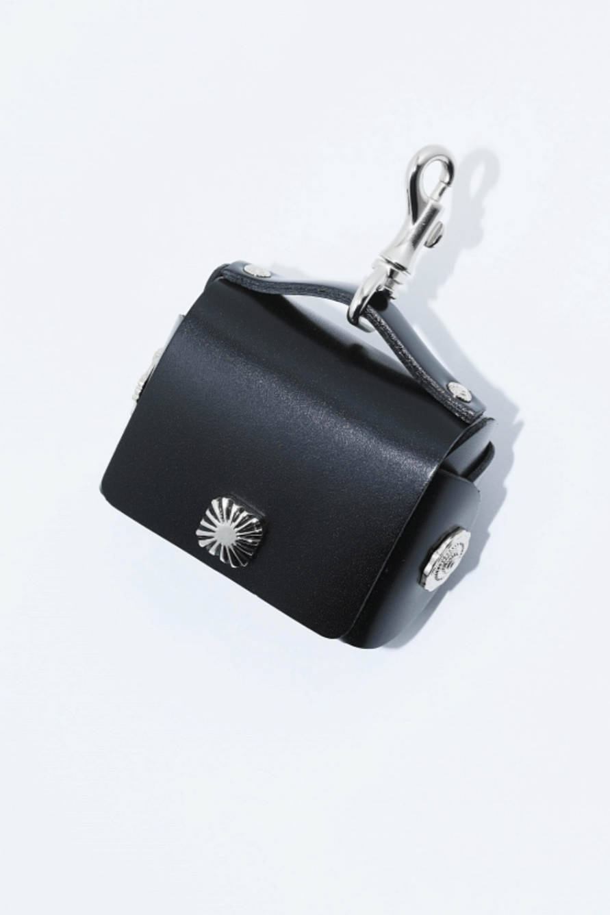 Earphone case en cuir Toga Archives