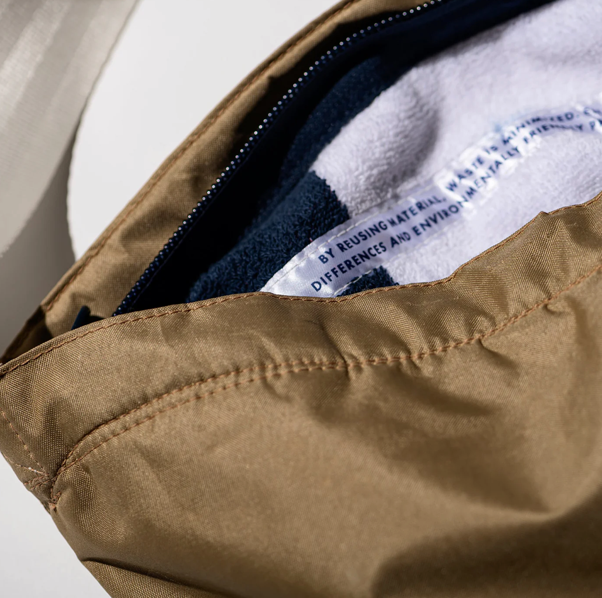 RUBBERISED FABRIC BAG Zipper Puebco