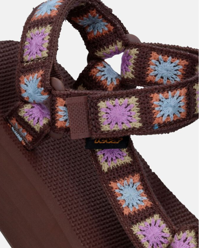 Women platform universal crochet Teva