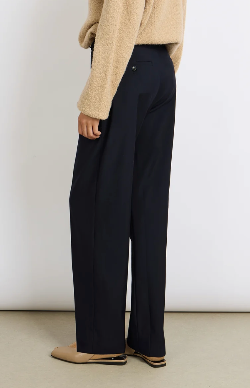 Alexandra Golovanoff –  Pantalon Joe Navy