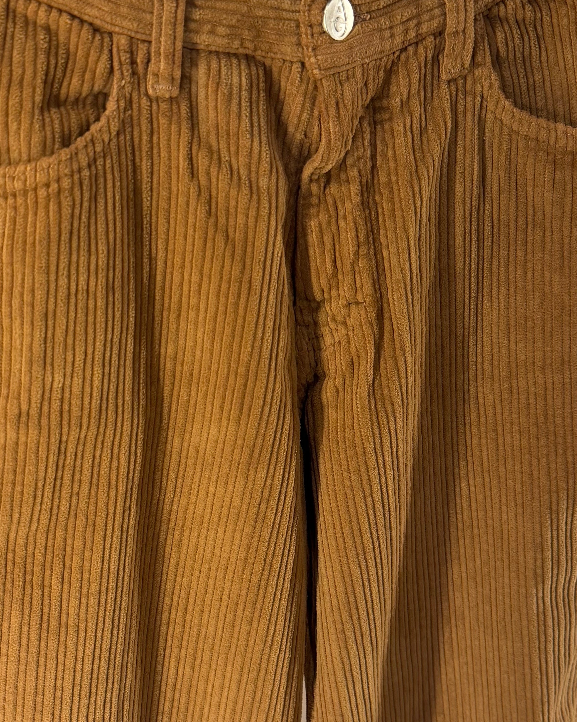 Alexandra Golovanoff –  Pantalon en velours côtelé France