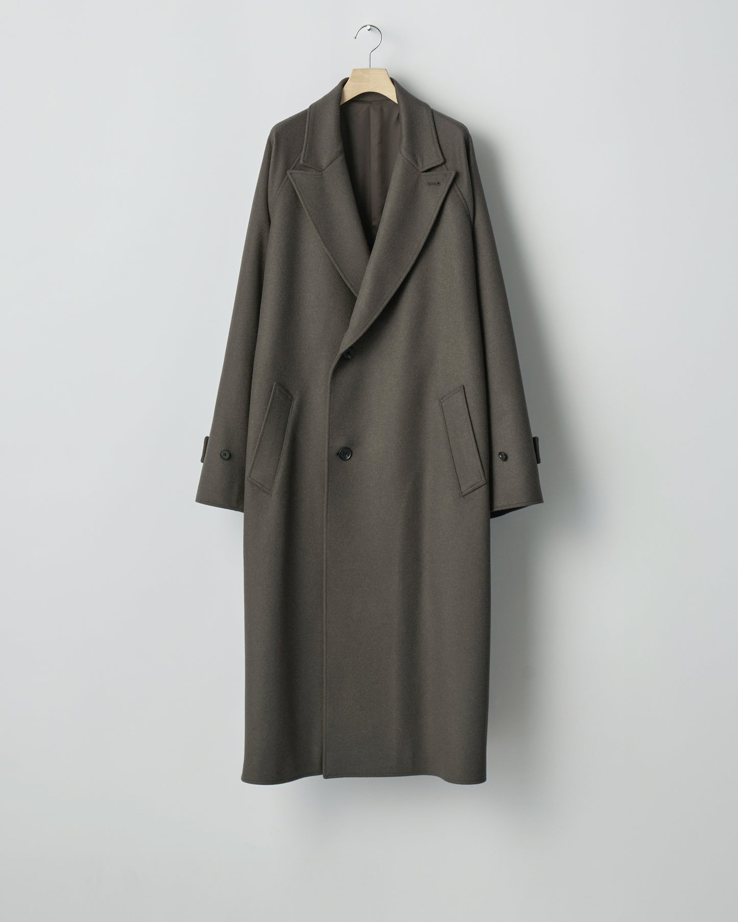 oversized peak lapel coat