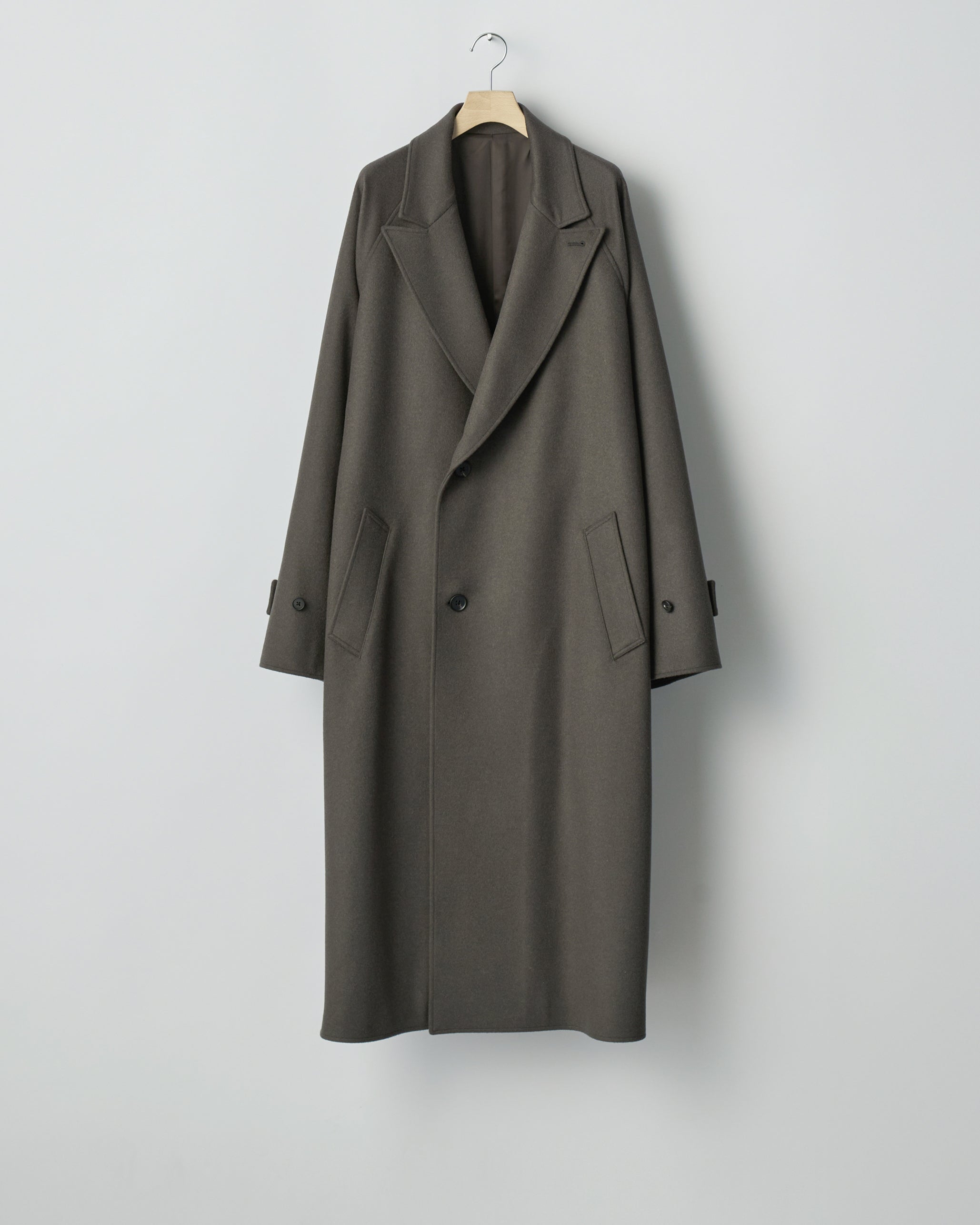 oversized peak lapel coat